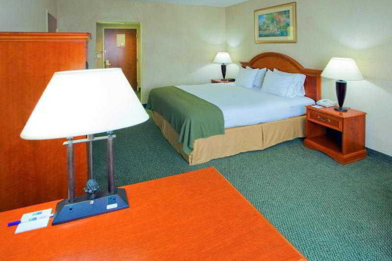 Express By Ihg Hotel 3*