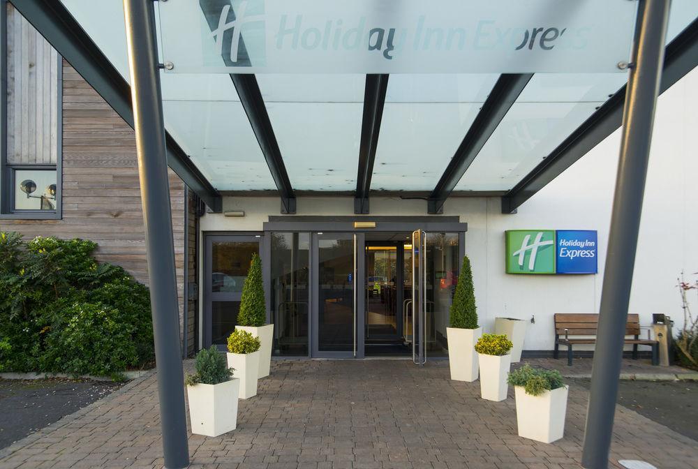 Express By Ihg Hotel